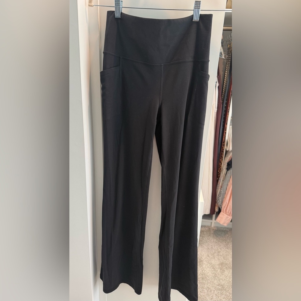 Athleta Salutation Stash Flare Legging